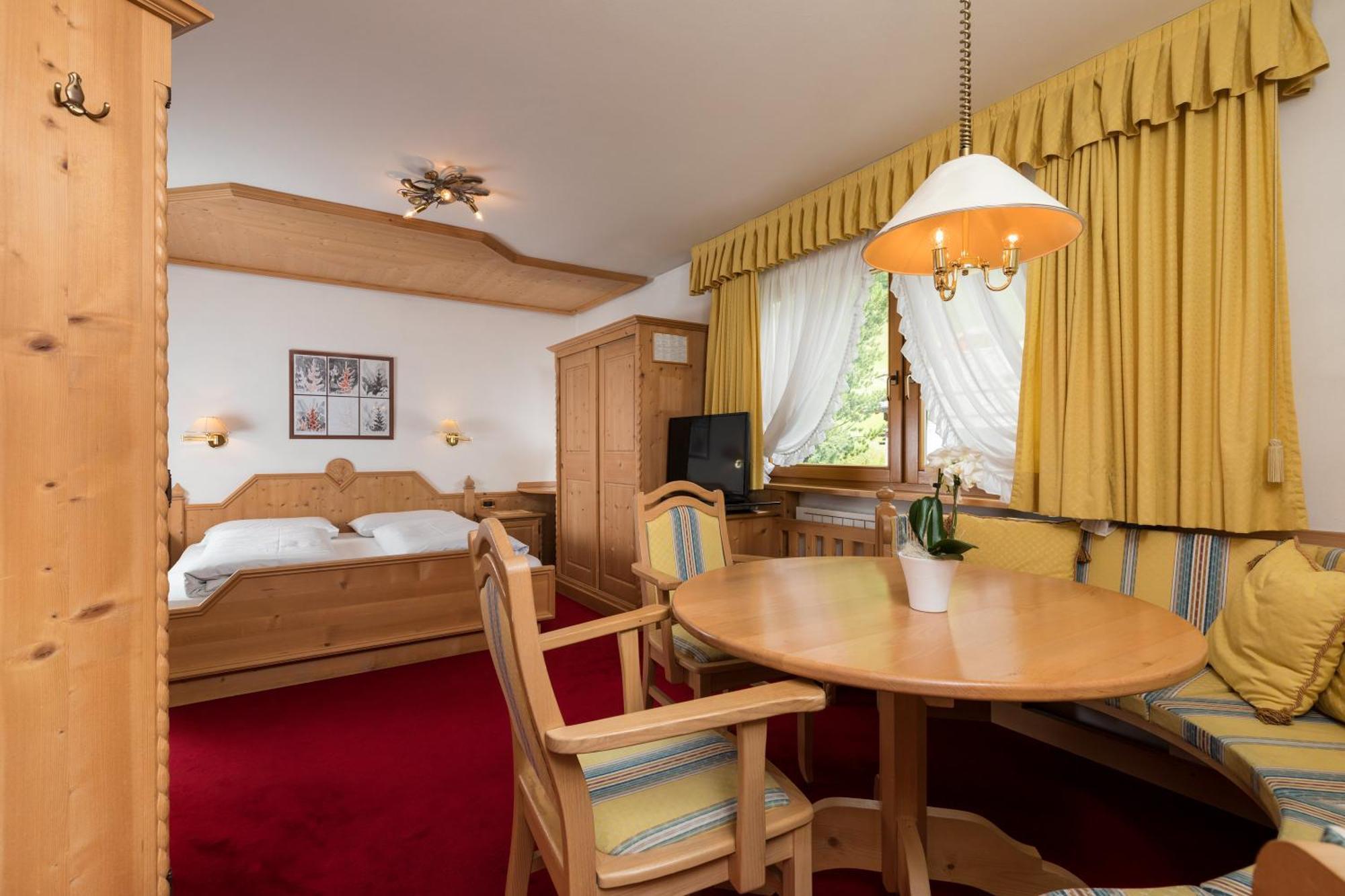 Garni Criss Apart otel Colfosco Dış mekan fotoğraf